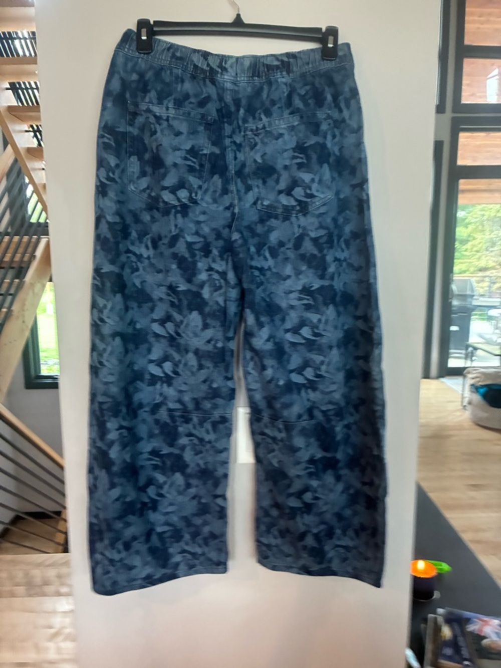 GAP Women’s Blue Floral Wide Leg Jeans - Picture 2 of 4